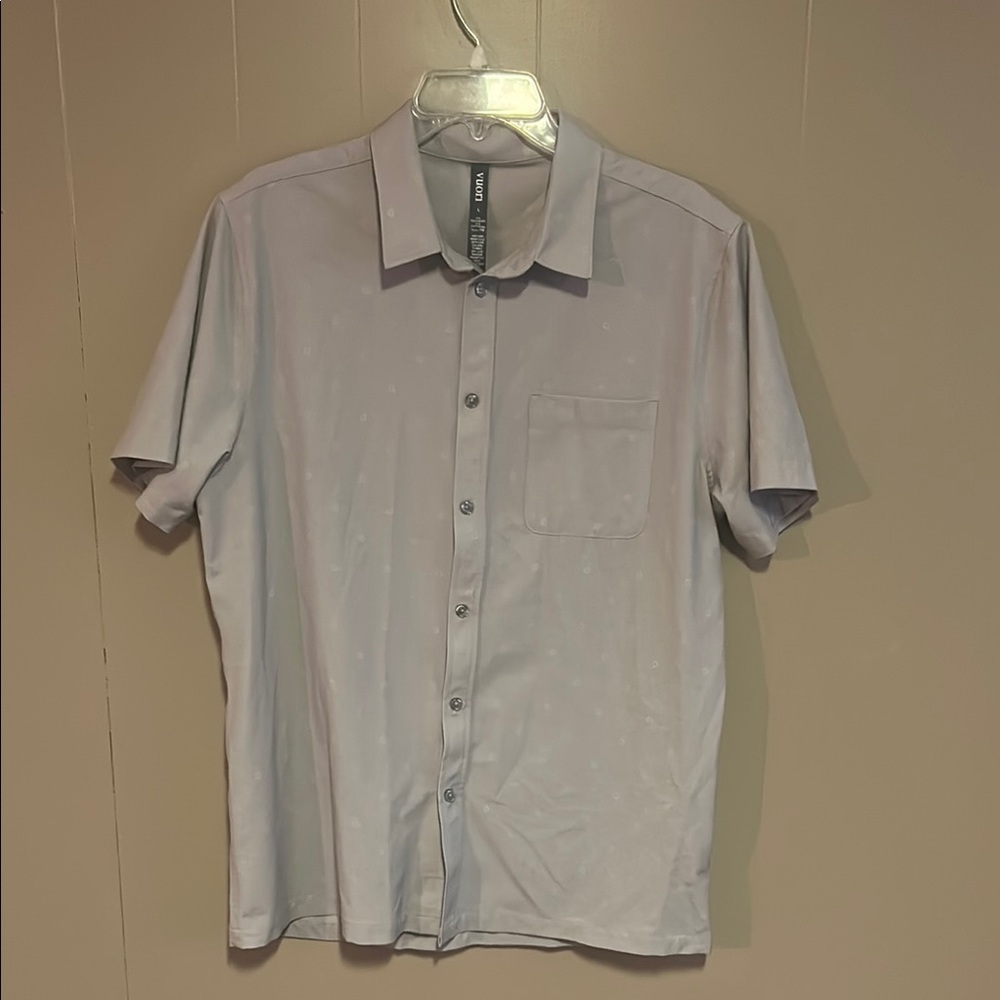 Men’s Vuori Casual Button Down Shirt with Relaxed Fix